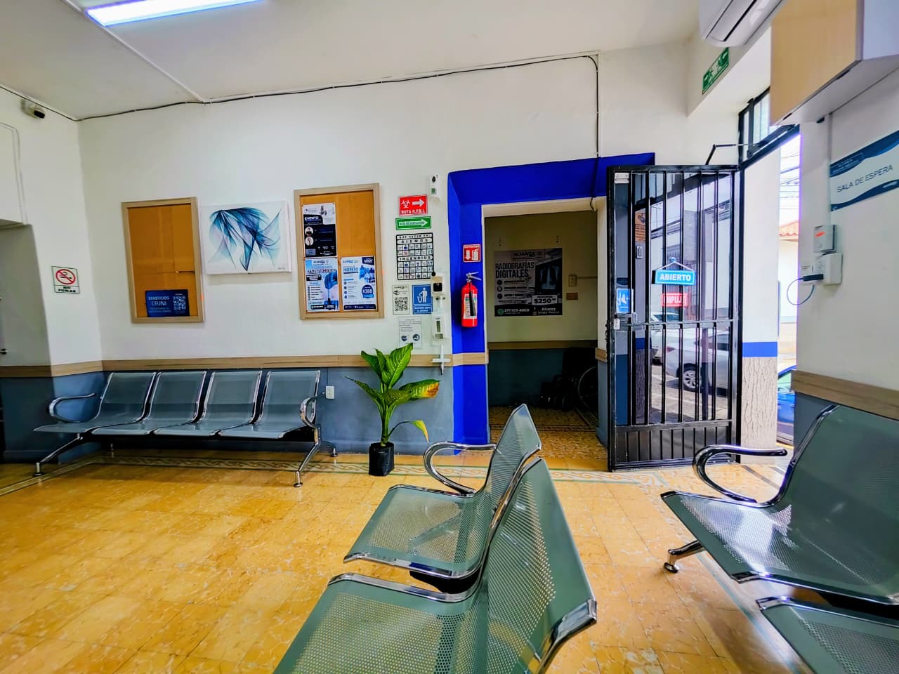 Sala de espera de Alianza Centro de Estudios Médicos