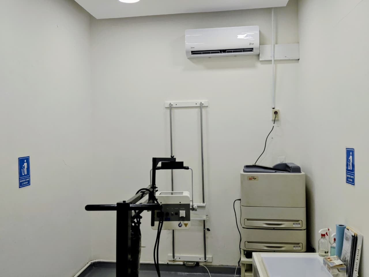 Sala equipada para estudios de rayos X